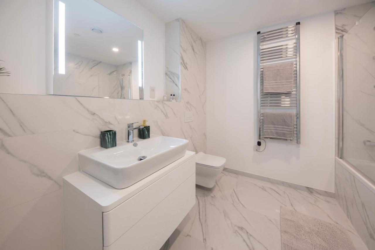 Brand New Luxury 1 Bed 2 Bath Apartment - Spa & Pool Gibilterra Esterno foto